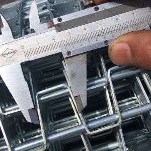 Honeycomb Galvanized Plate Wire Mesh Conveyor Belt