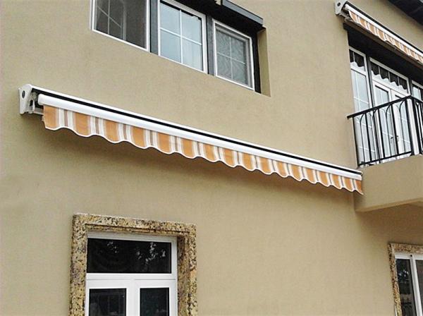 Aluminium Waterproof Retractable Awning Retractable Garden Canopy With Rain Chennel