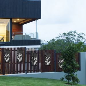 Solar Powered LED Garden Light IP65 Waterproof 500Lux Front Brightness