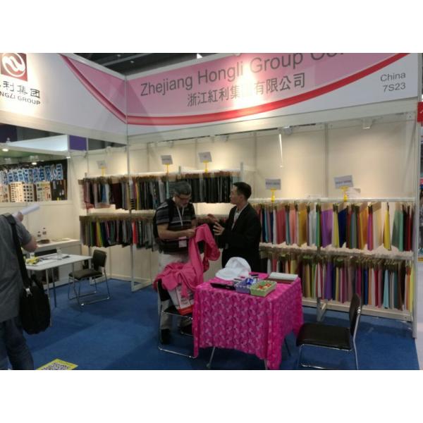 China Manufacture Twill Wool 225GSM Fabric for Garment