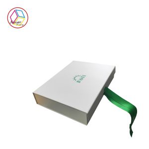 Foldable White Box Green Logo Apparel Packaging Boxes With Ribbon