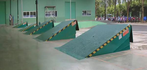 Hydraulic Loading Dock Leveler Workshop Automatic Dock Plate Safe Design for