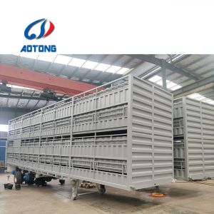 Aotong 3 Axle Fence Cargo Trailer with Automatic Lifting and Livestock Store