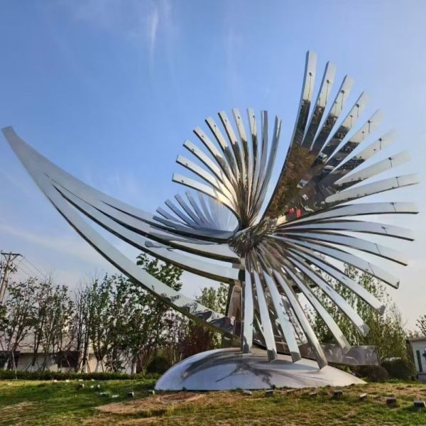 Quality Decorative Abstract Stainless Steel Sculpture Exceptional Durability For Outside/park/Garden wholesale