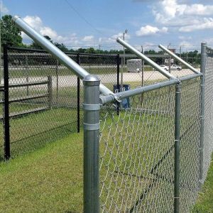 2M Waterproof Iron Metal Wire Mesh Fence Woven Chain Link Fence