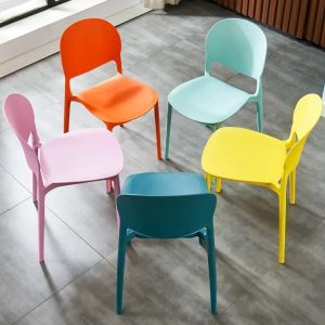 Colorful Modern Stackable Bedroom Dining Chair Made of PP Plastic for Kitchen