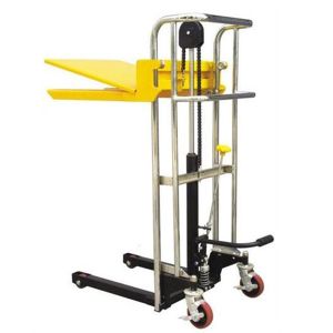 Mini Manual Forklift Stacker With Platform 1.5 Meter Light Vehicle Structure