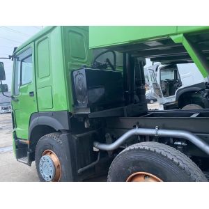 Sinotruck HOWO 8*4 Heavy Dump Truck Left Hand in with 1 Year After-sales Service