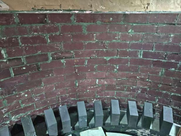 Chromium-containing Coal Slag Erosion Resistant Clay Refractory Brick for High