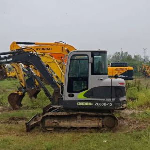 Factory Price Used Zoomlion Ze60e-10 6ton Used Mini Digger Original Excavator