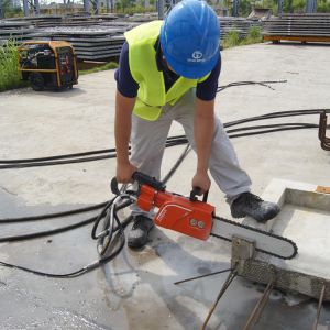 Cheap 10.5-14Mpa Hydraulic Chain Saw 26-34LPM Flow High Hardness for sale