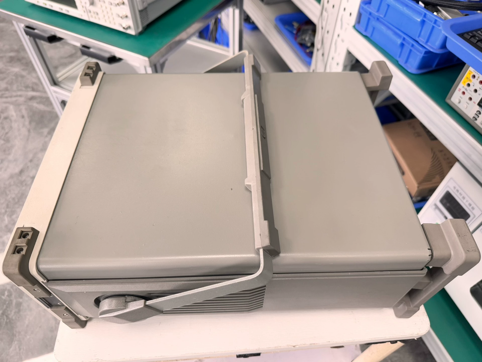 HP Agilent 8562EC Color Portable RF Spectrum Analyzer 13.2 GHz