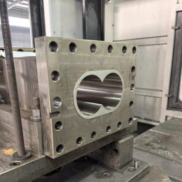 Bimetallic Screw Barrel Extruder Shaft Extruder Barrel Tunnel For PEEK Production