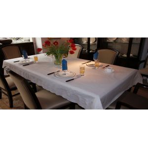 ODM 2ply Square Paper Tablecloths , 16gsm Disposable Easter Tablecloth