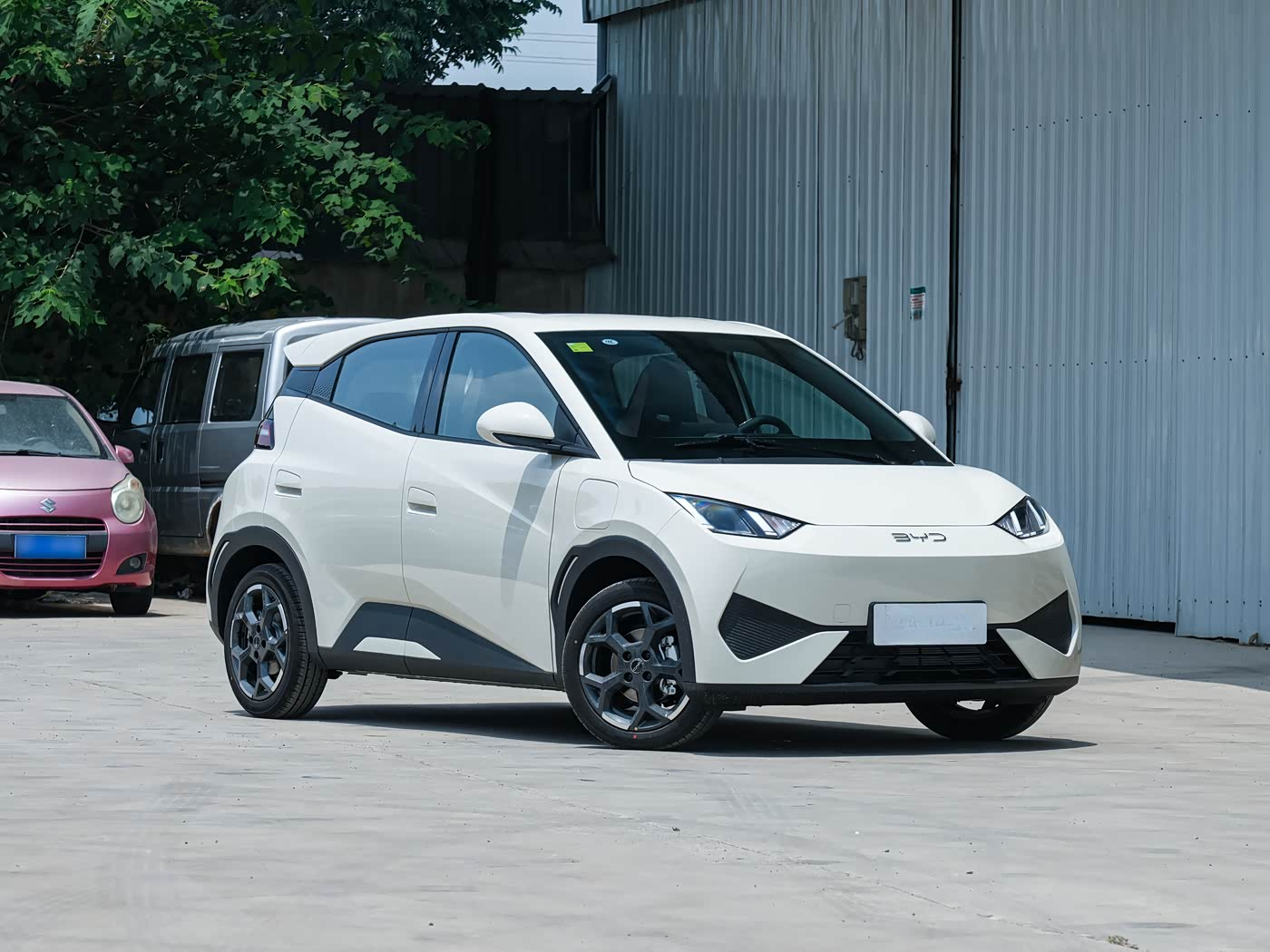 Popular Used Cars BYD Compact Electric Car with 6- and Advanced Features in .