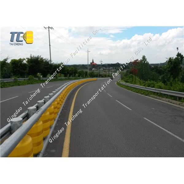 ISO 9001 Pu Foam Foller Of Yellow Road Crash Barrier 350*500MM