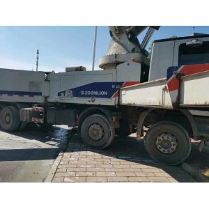 Max.Theory Output 140/200 M3/H Zoomlion 52 Meter Concrete Pump Truck for Ready