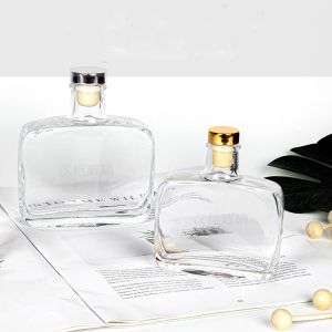 Transparent 300ml 500ml Empty Glass Wine Bottles Embossing Electroplating