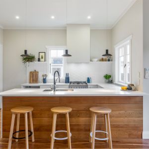 Cheap Italian Style U Shape Design White Color Tall Cabinet MDF Plywood Lacquer Modern Kitchen Cabinets for sale