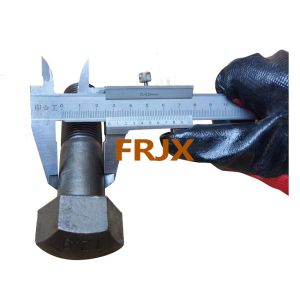 Heavy Duty Excavator Track Bolts New Quenching And Tempering Heat Treatment Zinc