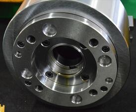 KM Four jaw hollow center chuck This type with the features of heavy pressure