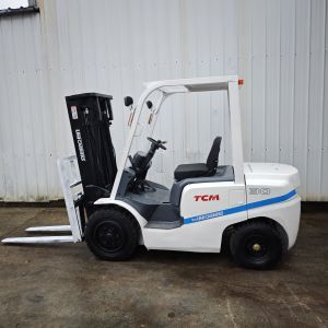 TCM 30 3 Tons 4.5 Meters Used Diesel Forklift 3 Stages Diesel Loading Machine