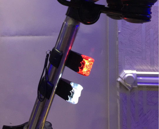 Switch Mode Battery Operated Bike Lights , LED Bicycle Front Light For Safety