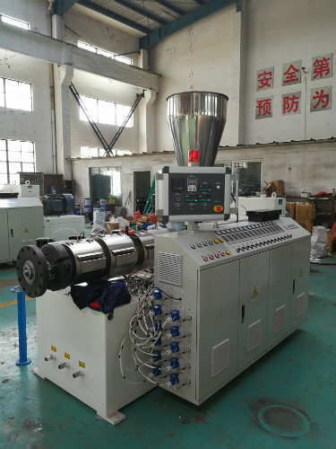 High Efficiency Pipe Extrusion Extruder Machine Environment Friendly