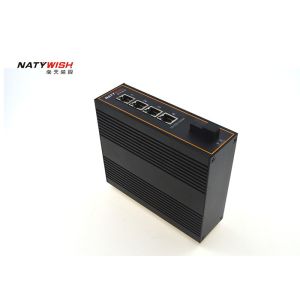 Compact Industrial Gigabit Ethernet Switch Supply Power To Surveillance Cameras