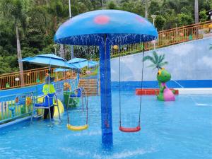 China Aqua Park Equipment Kids Pool Games Fiberglass Water Mushroom Swing Set on sale