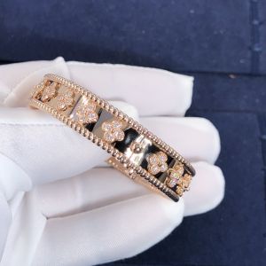 Customization Gorgeous 18k Gold Van Cleef & Arpels PerléE Clovers Bracelet Small