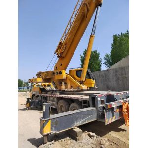 50 Tons Mobile Crane Truck with Maximum Lifting Height 40m Excellent Condition