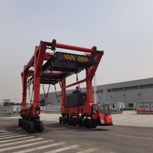 5km/H Industrial Straddle Carrier Truck 80T Cargo Container Crane With Diesel
