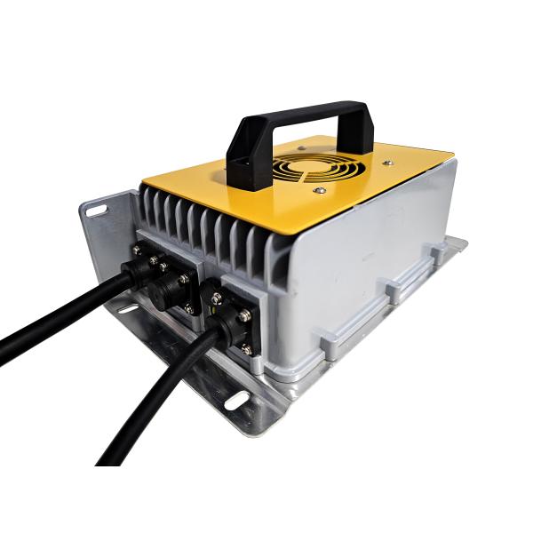 Efficient Forklift Battery Charger For Extreme Temperatures 55℃～﹢100℃ 20A