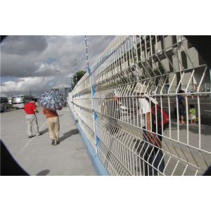 Q235 3D Garden Fence 2.4m High V Mesh Security Fencing Low Carbon Steel