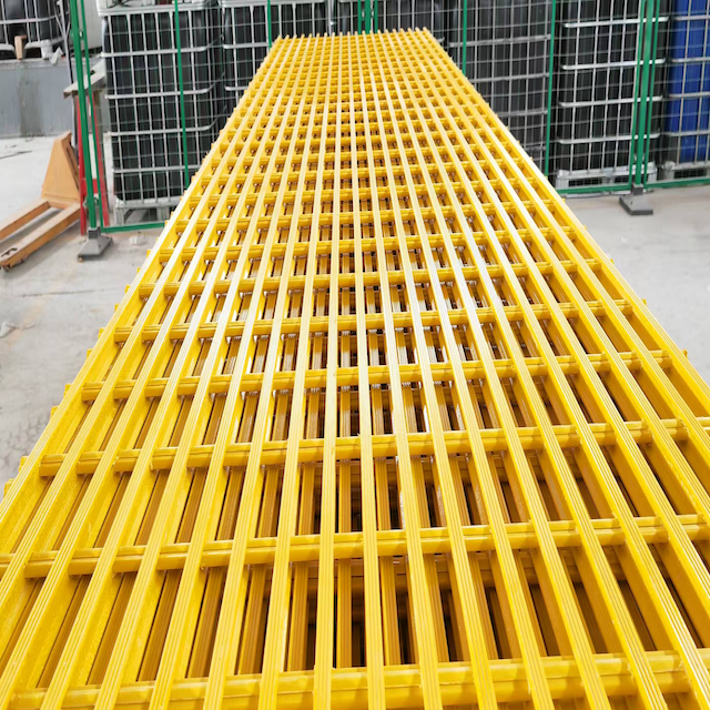 FRP grating by pultrusion process with anti-slippery cover, could be used as