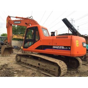China Mini Excavator Widely Used Closed Cabin Excavator