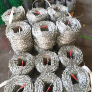Moderate Stainless Steel Mesh with 1 635 Mesh Count and Mill Edge / Slit Edge