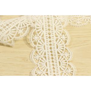 Curved Edging Guipure Lace Trims , Interlining 2 Inch Lace Trim Perforated