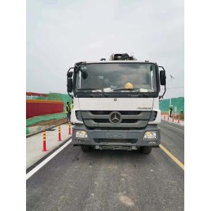 Max.Theory Output 140/200 M3/H Zoomlion 52 Meter Concrete Pump Truck for Ready