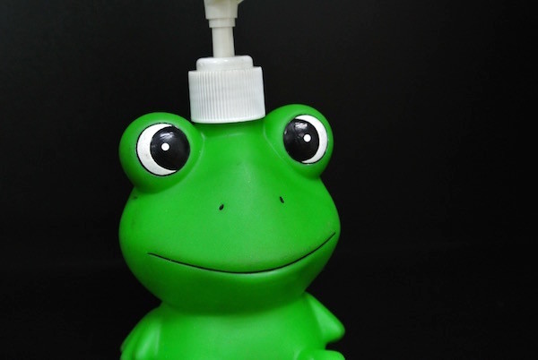 Green Frog Character Customized Cartoon Shampoo Bottle 6 Inch For Home