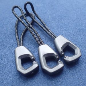 Eco-Friendly PE Black Zipper Slider Puller For Garmant or bag