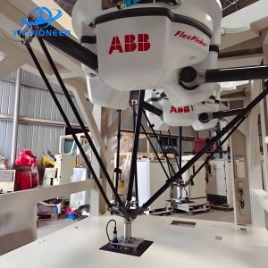 Spider Hand Carton Packer Automatic Case Packing Machine 9.4KW Adjustable Speed