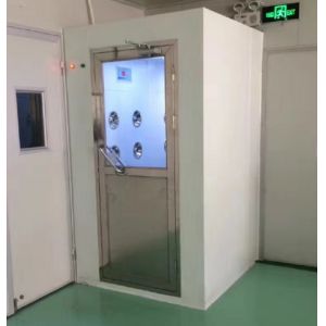 Automated Sliding Door Cleanroom Air Shower With CE And RoHS Air Flow 1300 M3/H