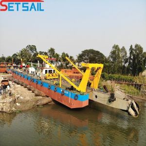 Total Breadth 5m-15m Import Diesel Engine Cutter Suction Dredger for River Sand