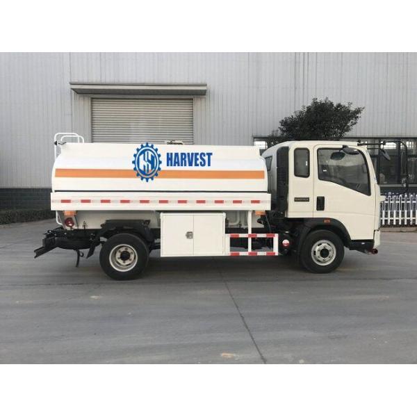 Howo 116hp 5000L Capacity 4x2 Light Duty Fuel Tanker Lorry With Flow Meter