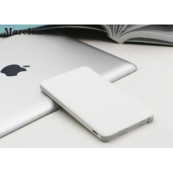 High Transfer Efficiency Slim Power Bank Smart Capacity Display With Cable