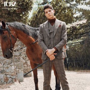 Customized Color Brown Plaid Wool Suit for Men Formal end Commuter Casual Three