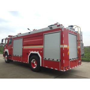 HOWO 196kw Forest Fire Engine 4x2 Type 6 Ton Foam Capacity With Double Cabin
