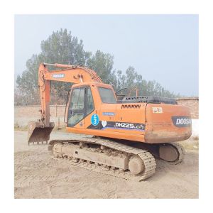 Cheap 22 Ton Crawler Chain Doosan DH225 Excavator with Original Hydraulic Valve in Shanghai for sale